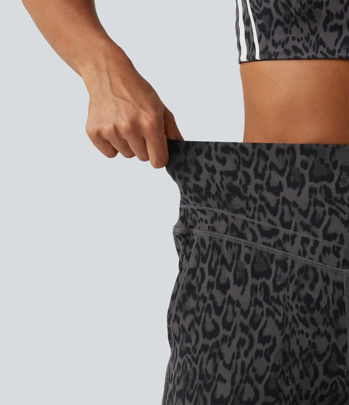 Halara UltraSculpt leopardmönstrad med hög midja och magkontroll yoga joggingbyxor med fickor