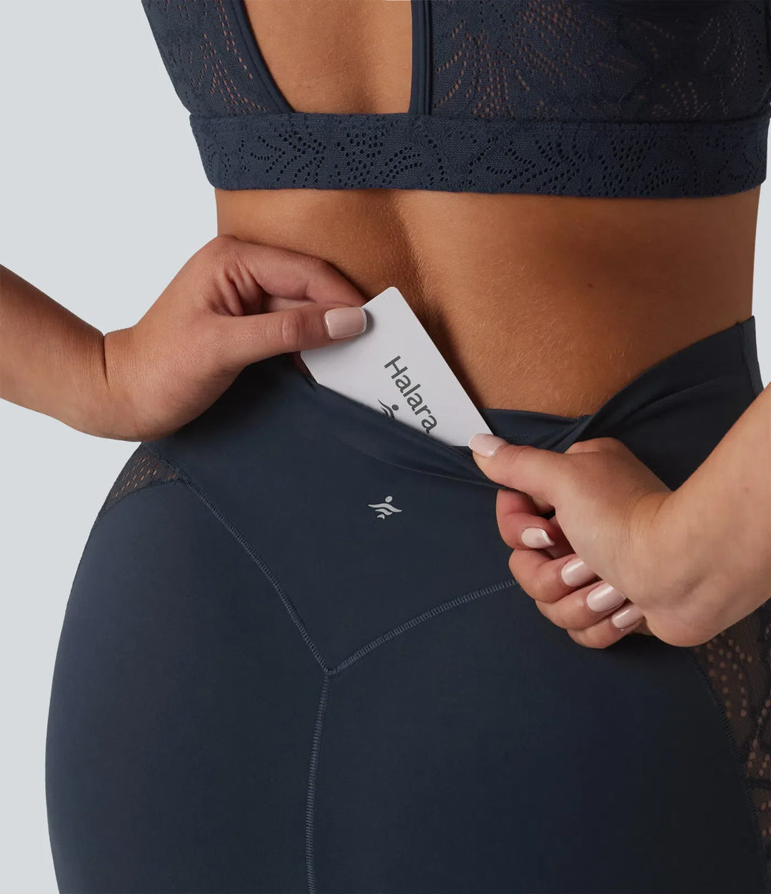 Halara UltraSculpt med hög midja och magkontroll kontrastspets yoga utsvängd leggings med fickor
