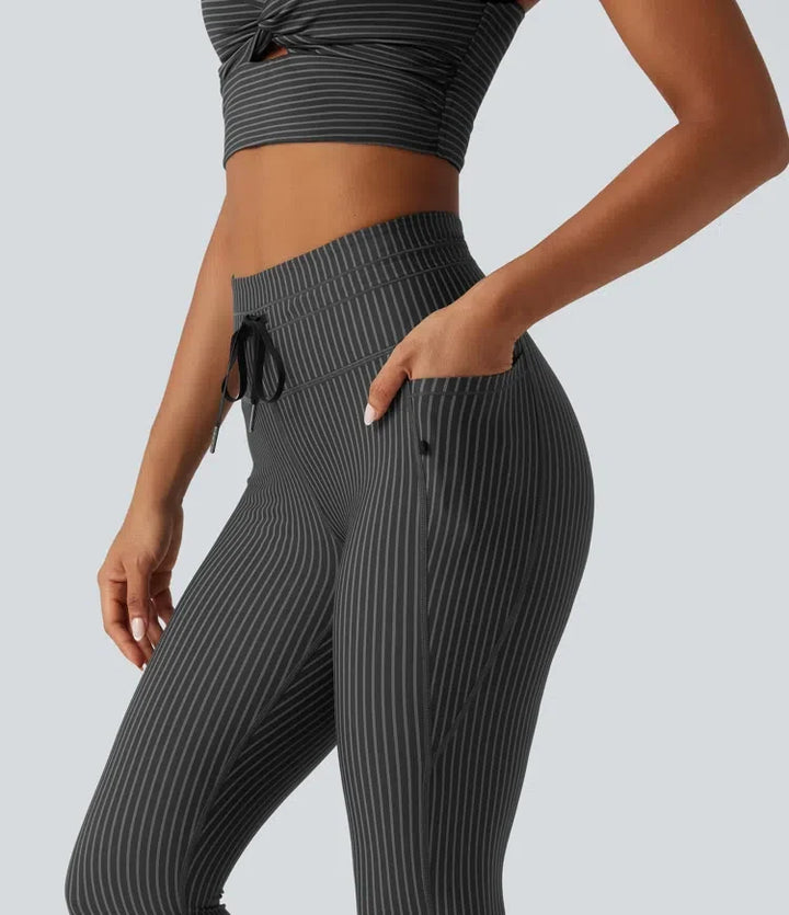 Med hög midja dragsko rand yogaleggings med fickor