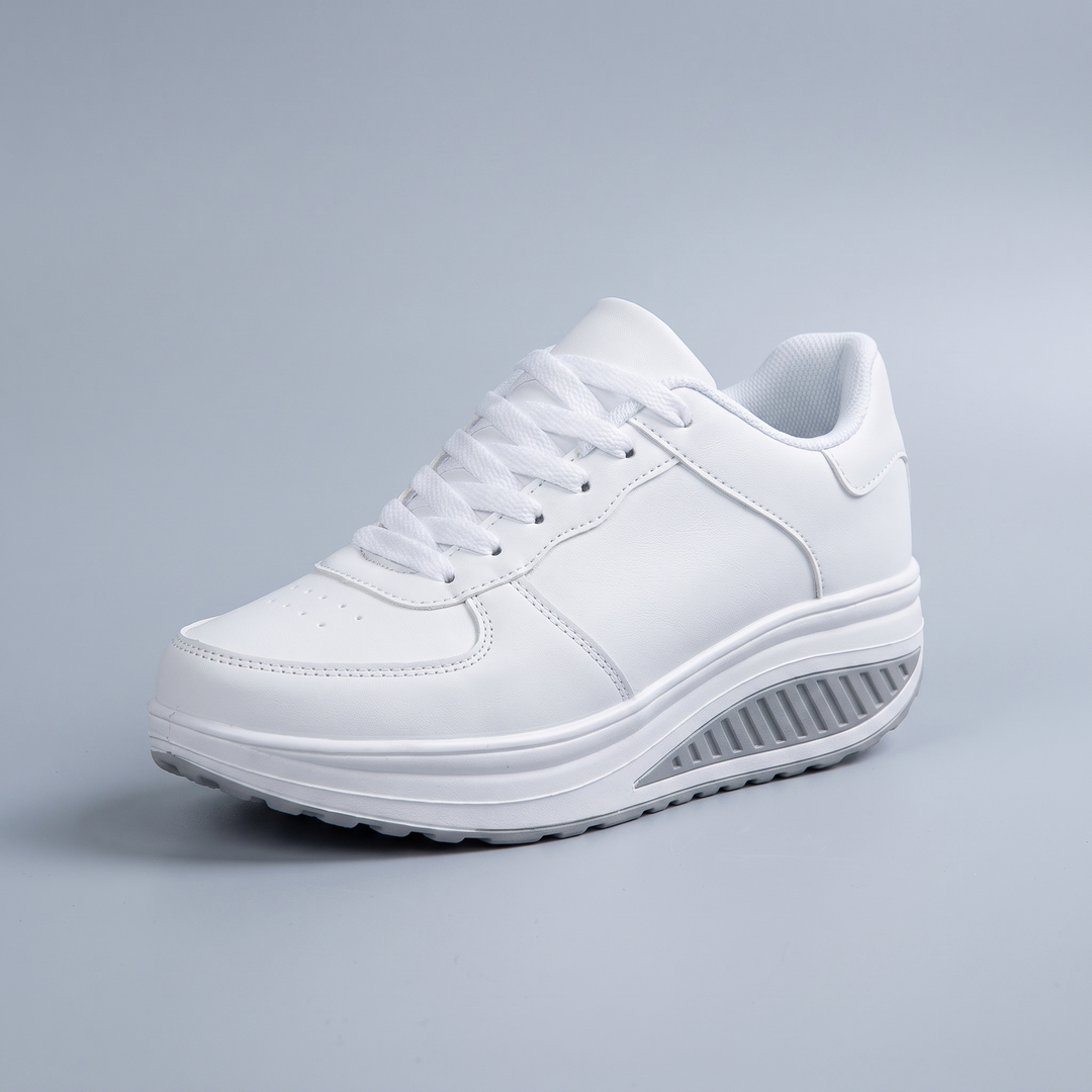 CHLOE SNEAKERS
