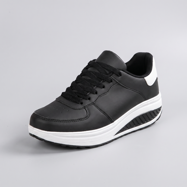 CHLOE SNEAKERS