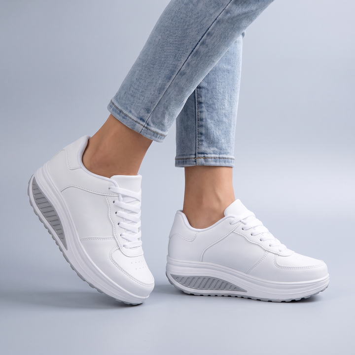 CHLOE SNEAKERS