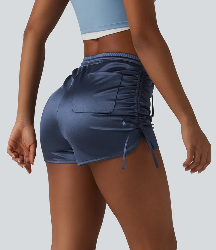 Med hög midja dragsko rynklad satin vardagsshorts med ficka