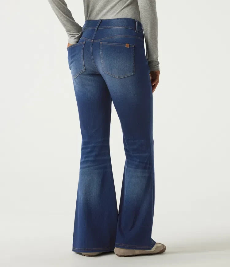 Lyckera Flex medelhög midja utsvängd vardagsjeans med fickor