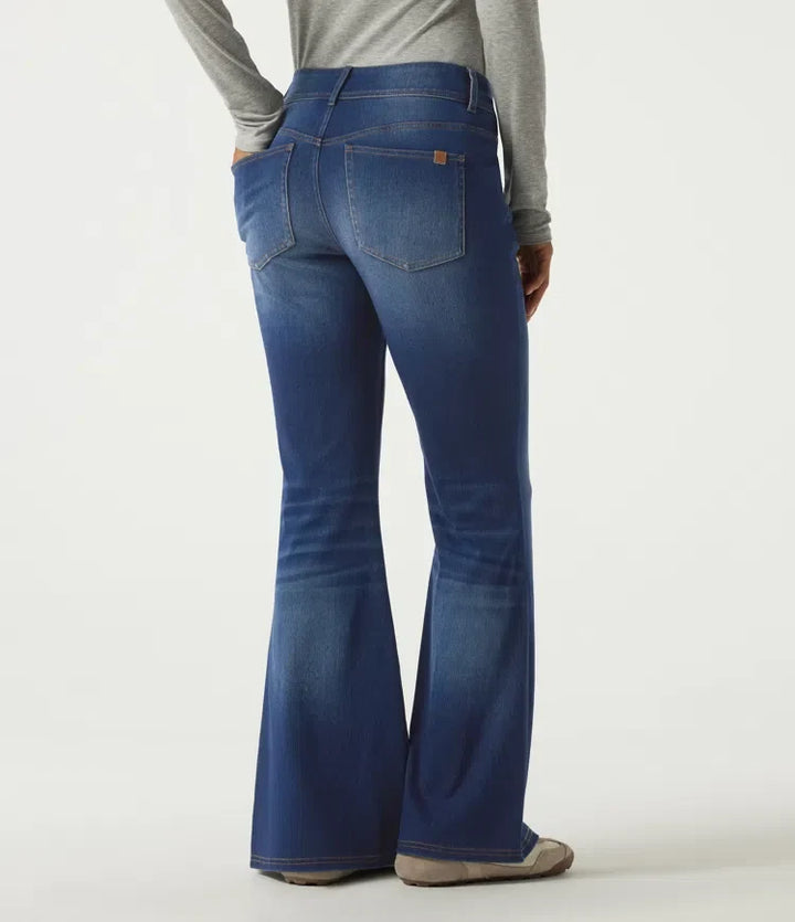Lyckera Flex medelhög midja utsvängd vardagsjeans med fickor