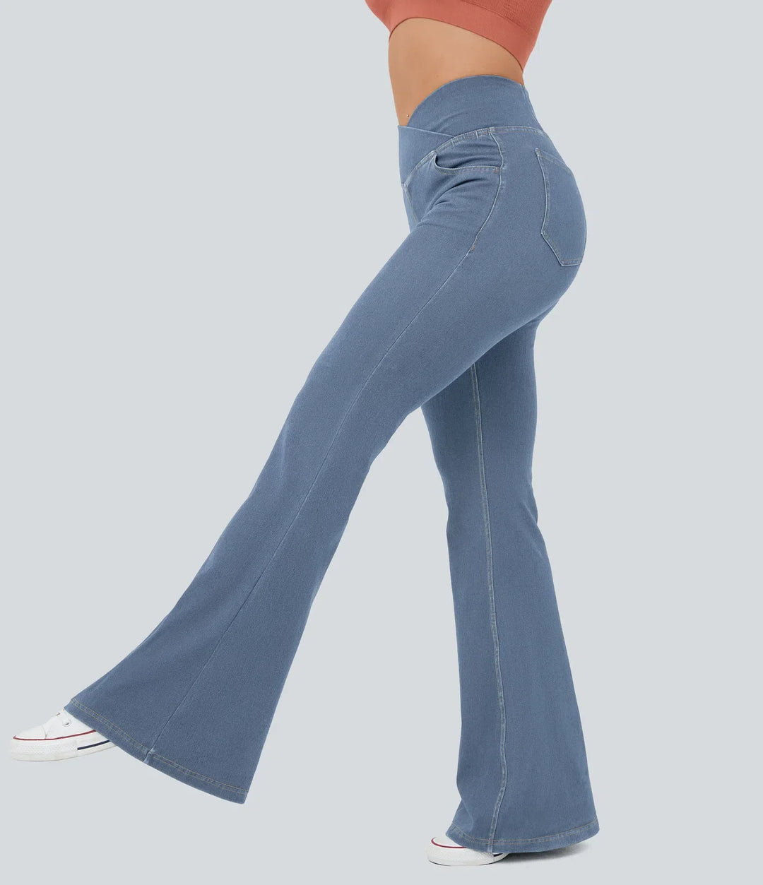 Halara Flex med hög midja, omlottmidja och ficka InstantCool tvättad vardagsjeans