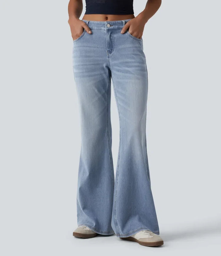 Halara Flex med låg midja utsvängd tvättad vardagsjeans med fickor