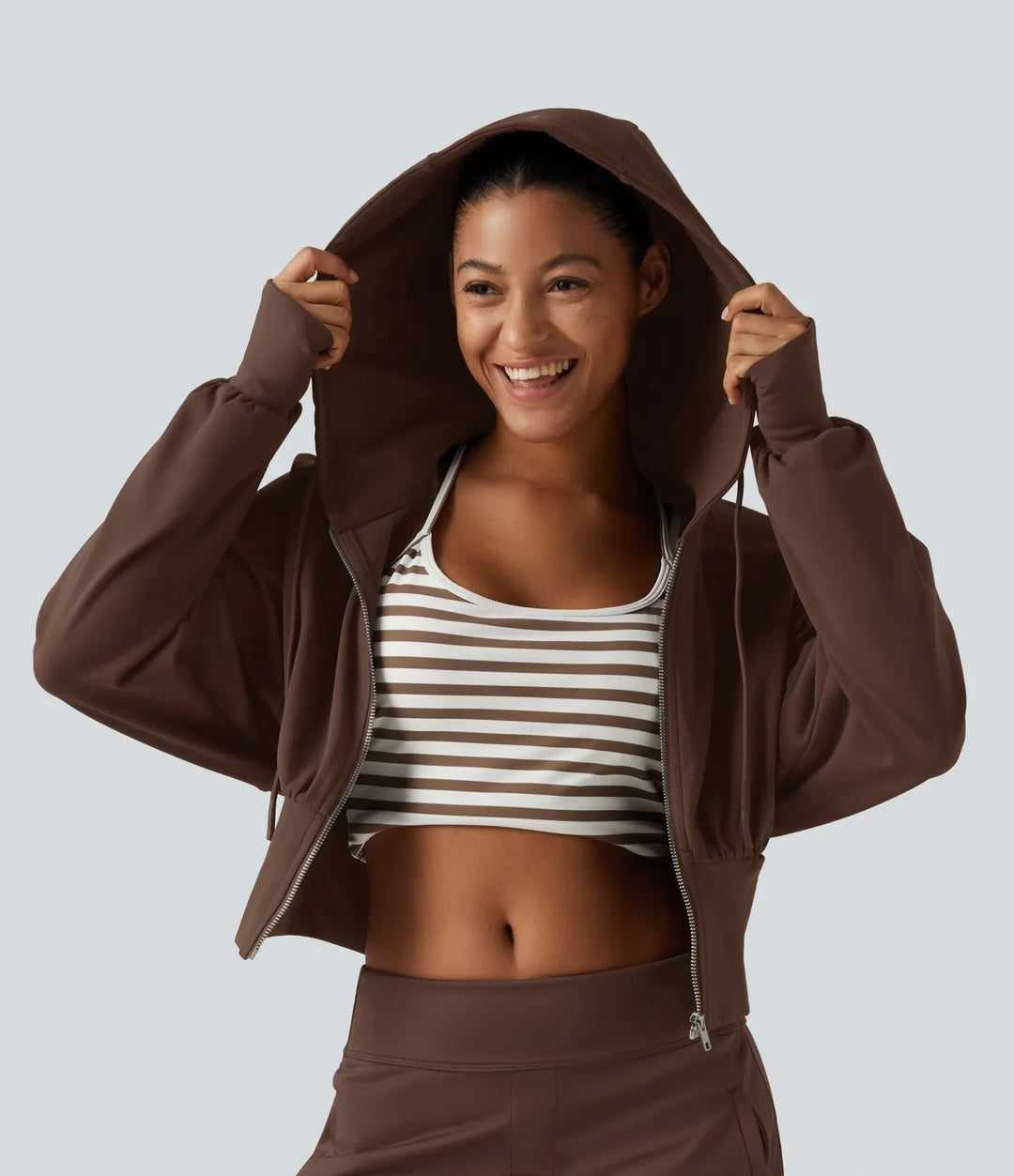 Med huva raglan ärm croppad yogajacka med dold ficka och tumhål