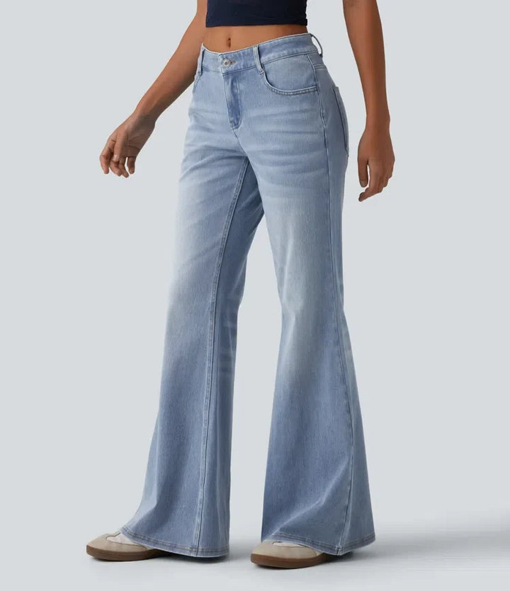 Halara Flex med låg midja utsvängd tvättad vardagsjeans med fickor