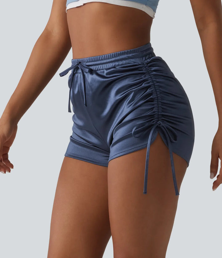 Med hög midja dragsko rynklad satin vardagsshorts med ficka