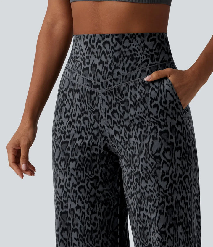 Lyckera UltraSculpt leopardmönster högmidjad magkontroll raka ben yogabyxor med fickor