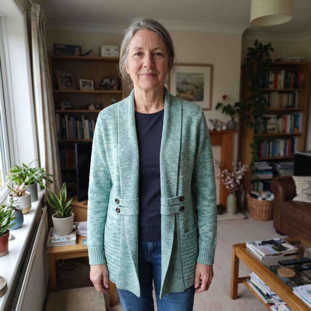MEREDITH BYXOR MED KNAPPFRAMSIDA