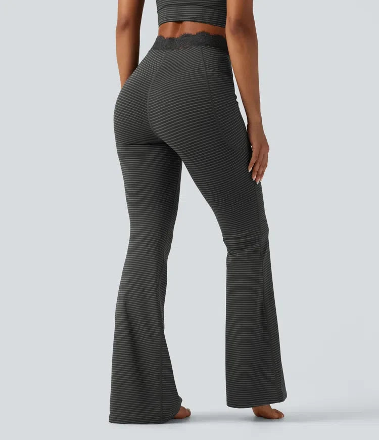 V-formad högmidjad kontrastspets randig yoga utsvängd leggings med fickor