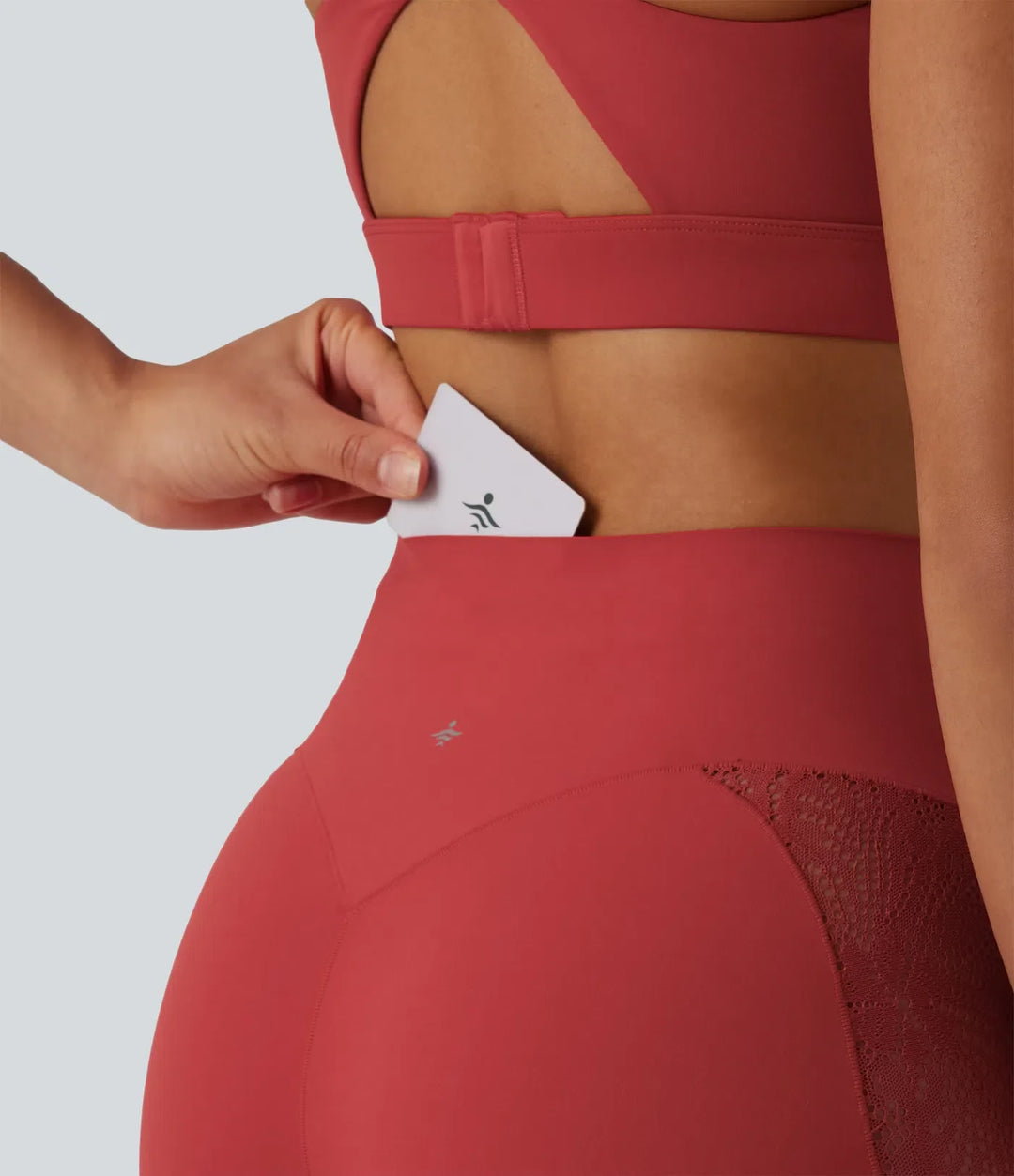 Lyckera UltraSculpt högmidjad magkontroll kontrastspets yoga utsvängd leggings med ficka