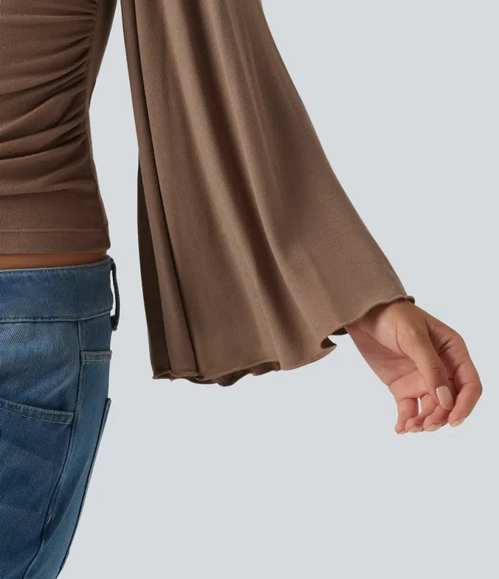 Ribbad V-ringning volang ärm rynklad T-shirt för vardag