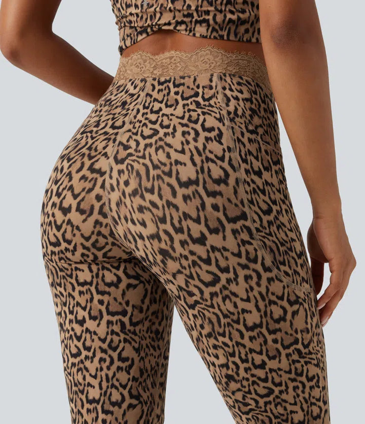 Halara UltraSculpt leopardmönstrad V-formad med hög midja kontrastspets yoga utsvängd leggings med fickor