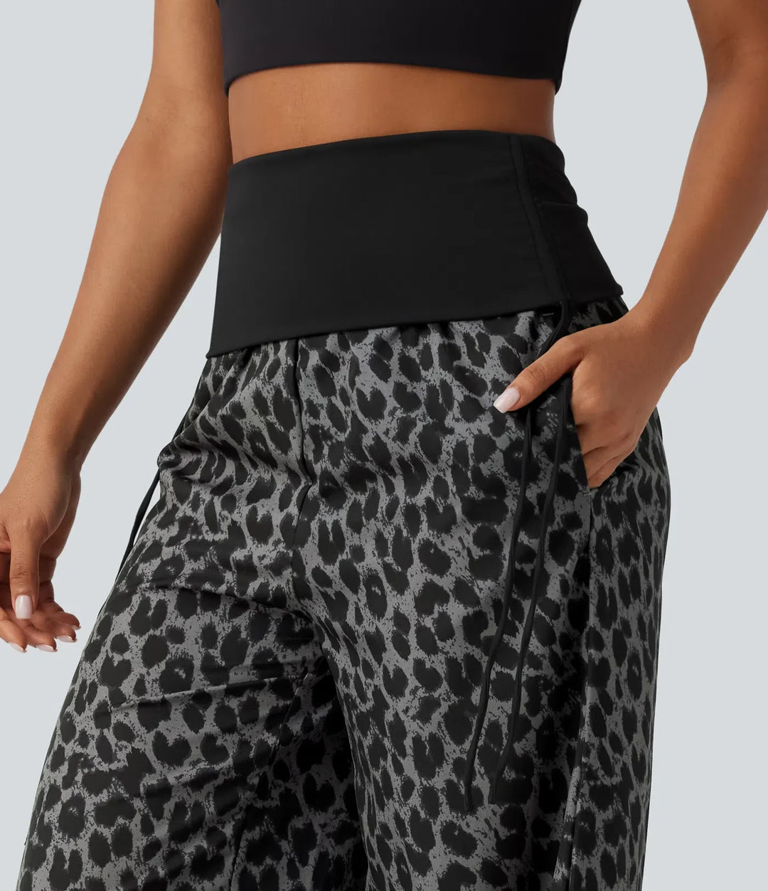 Vikbar midja med hög midja rynklad dragsko baggy leopardmönstrad vardagsbyxor med fickor