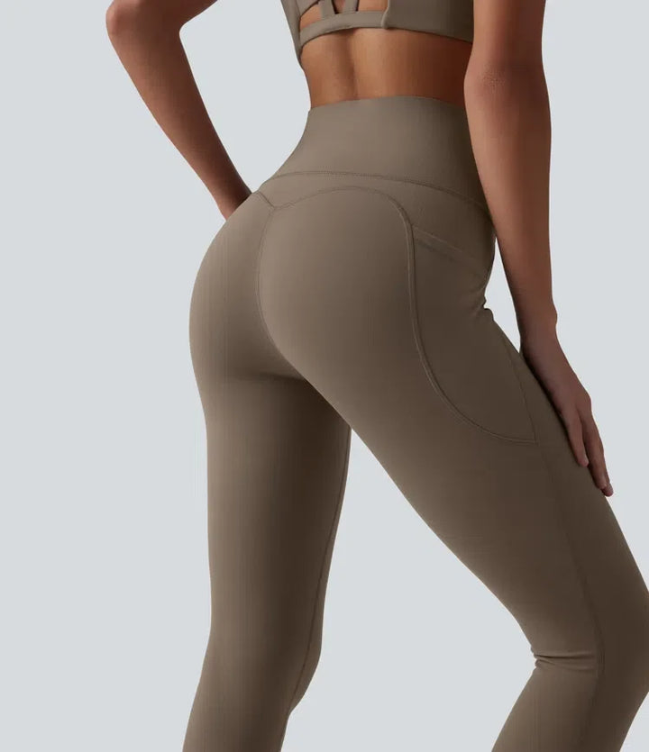 Halara UltraSculpt med hög midja och magkontroll kontrast ribbad yoga 7/8 leggings med fickor