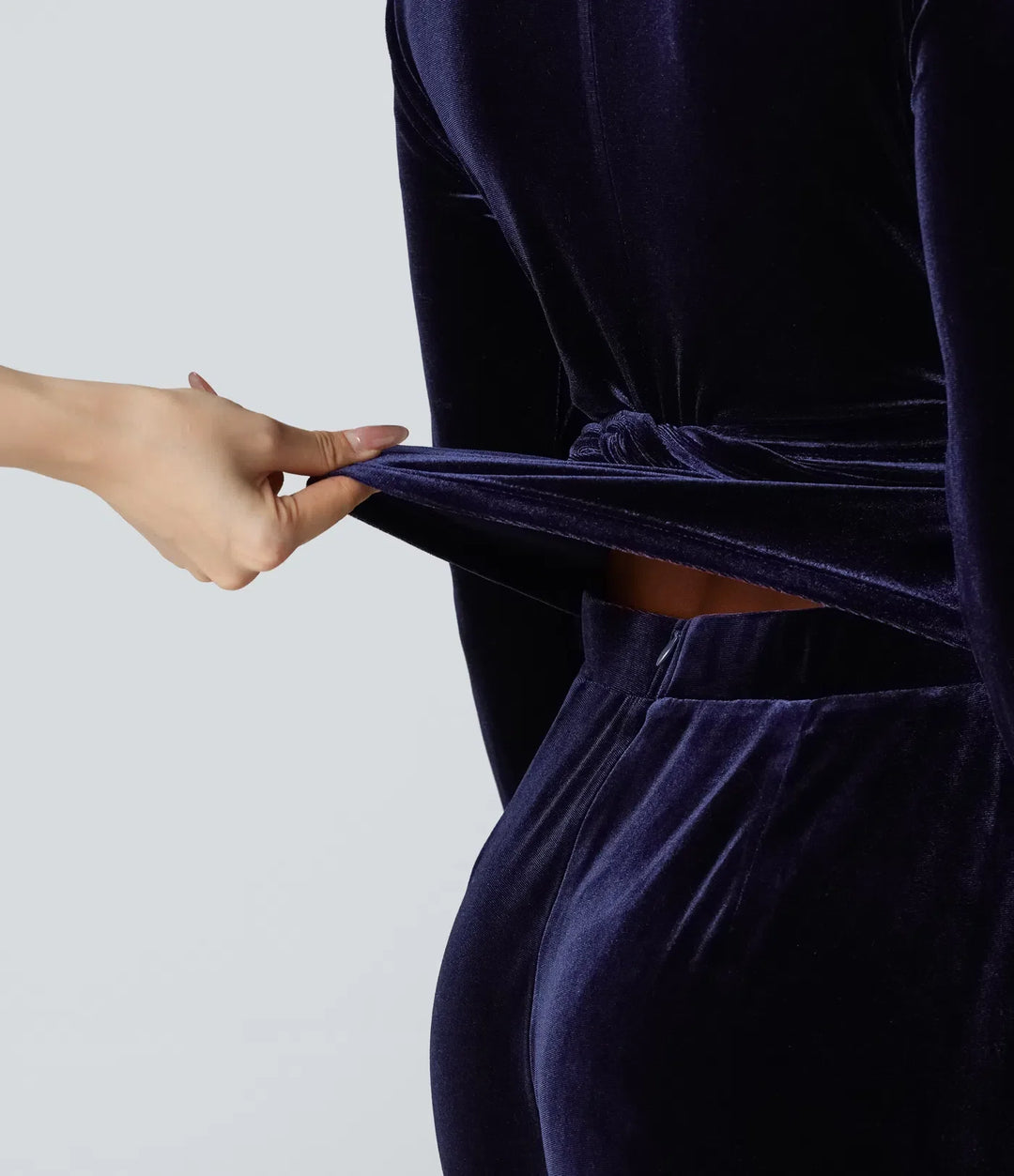 Djup V-ringning långärmad vriden knytning i ryggen sammet fest jumpsuit med fickor-Easy Peezy