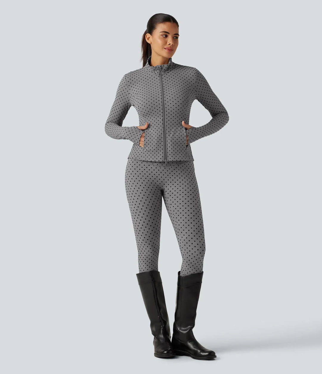 Lyckera UltraSculpt ståkrage långärmad tumhål veckad prickig yogajacka med fickor