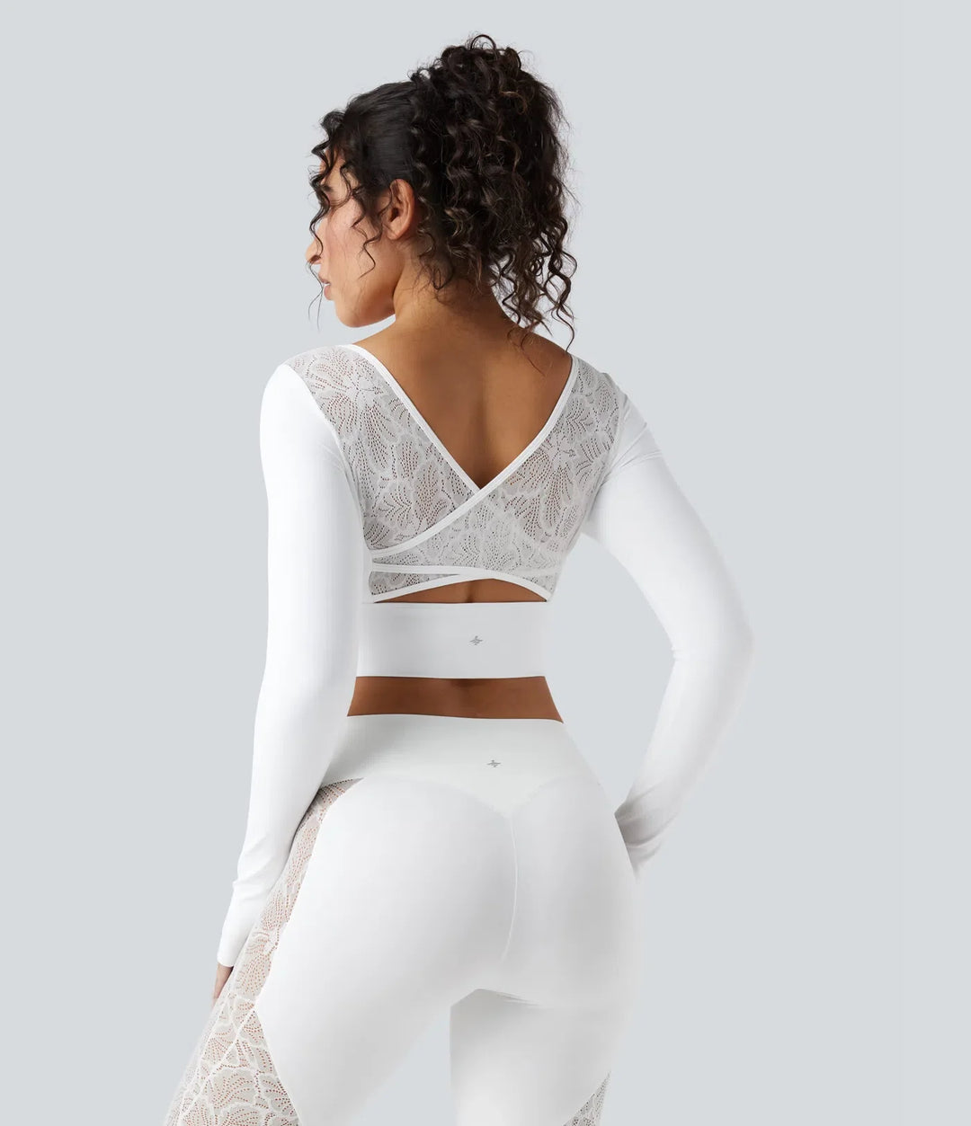 SoftlyZero push-upp långärmad tumhål kontrastspets croppad yogasporttopp