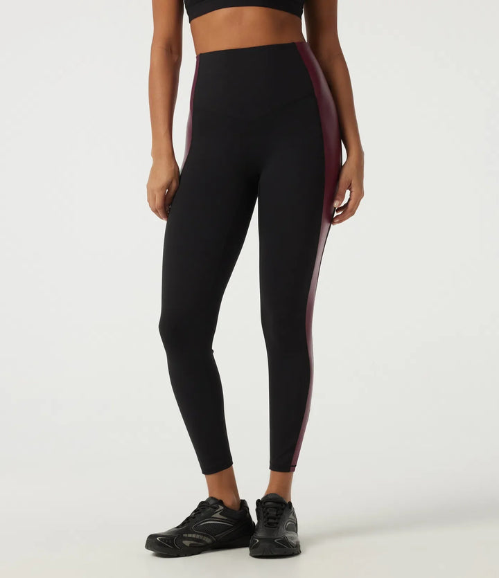 Högmidjad magkontroll färgblock stretchig PU yogaleggings med ficka