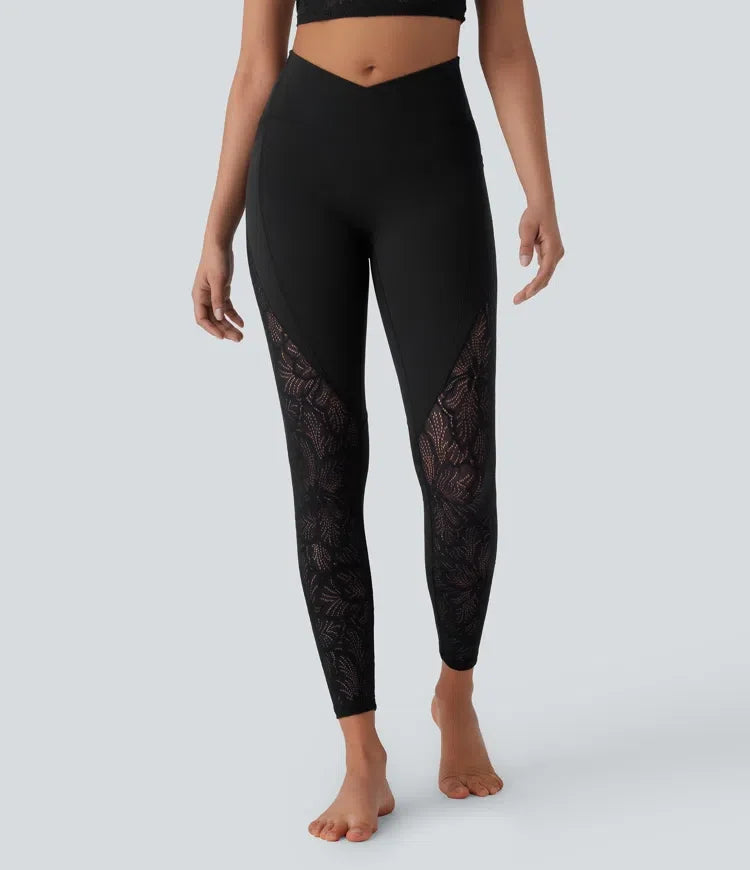 SoftlyZero högmidjad crossover ficka kontrastspets 7/8 yogaleggings