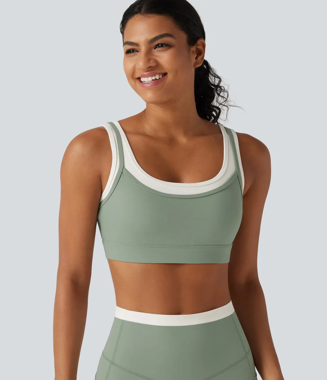Lyckera UltraSculpt medium stöd U-ringad inbyggd BH vriden färgblock yoga sport-BH