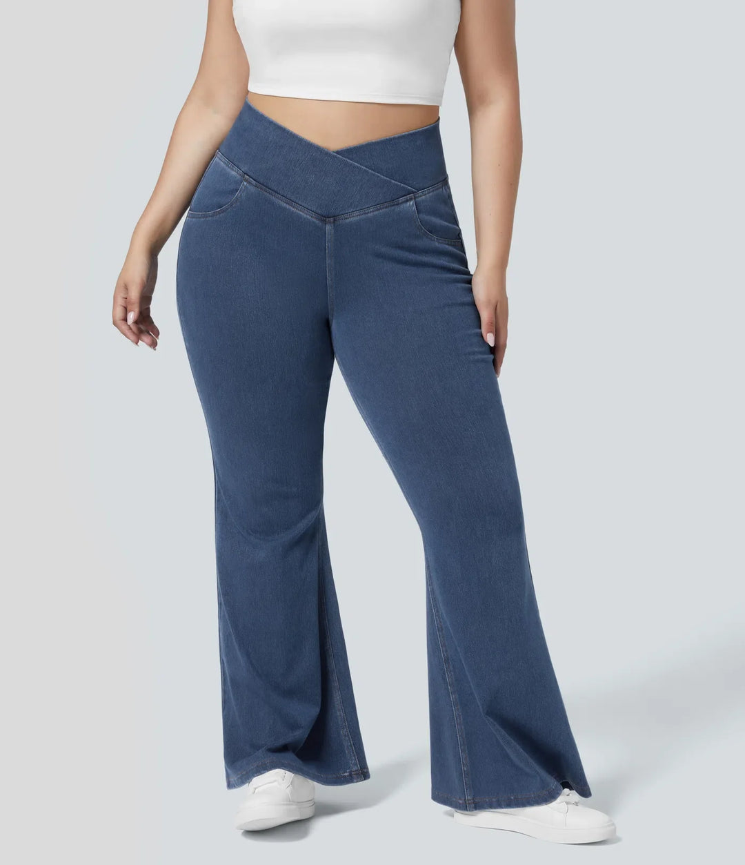 Halara Flex med hög midja, omlottmidja och ficka tvättad vardagsjeans i plusstorlek