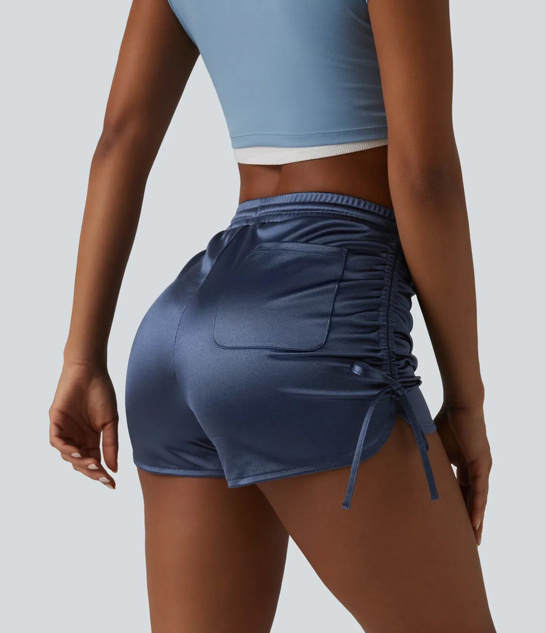 Med hög midja dragsko rynklad satin vardagsshorts med ficka