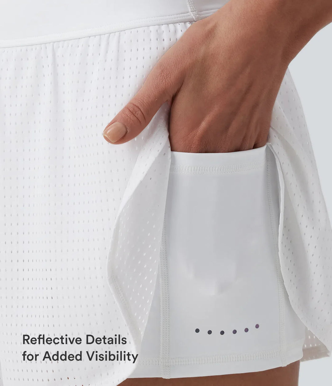 Med hög midja och magkontroll reflekterande prickar omlott rundad nederkant 2-i-1 hålbroderi yogashorts med fickor