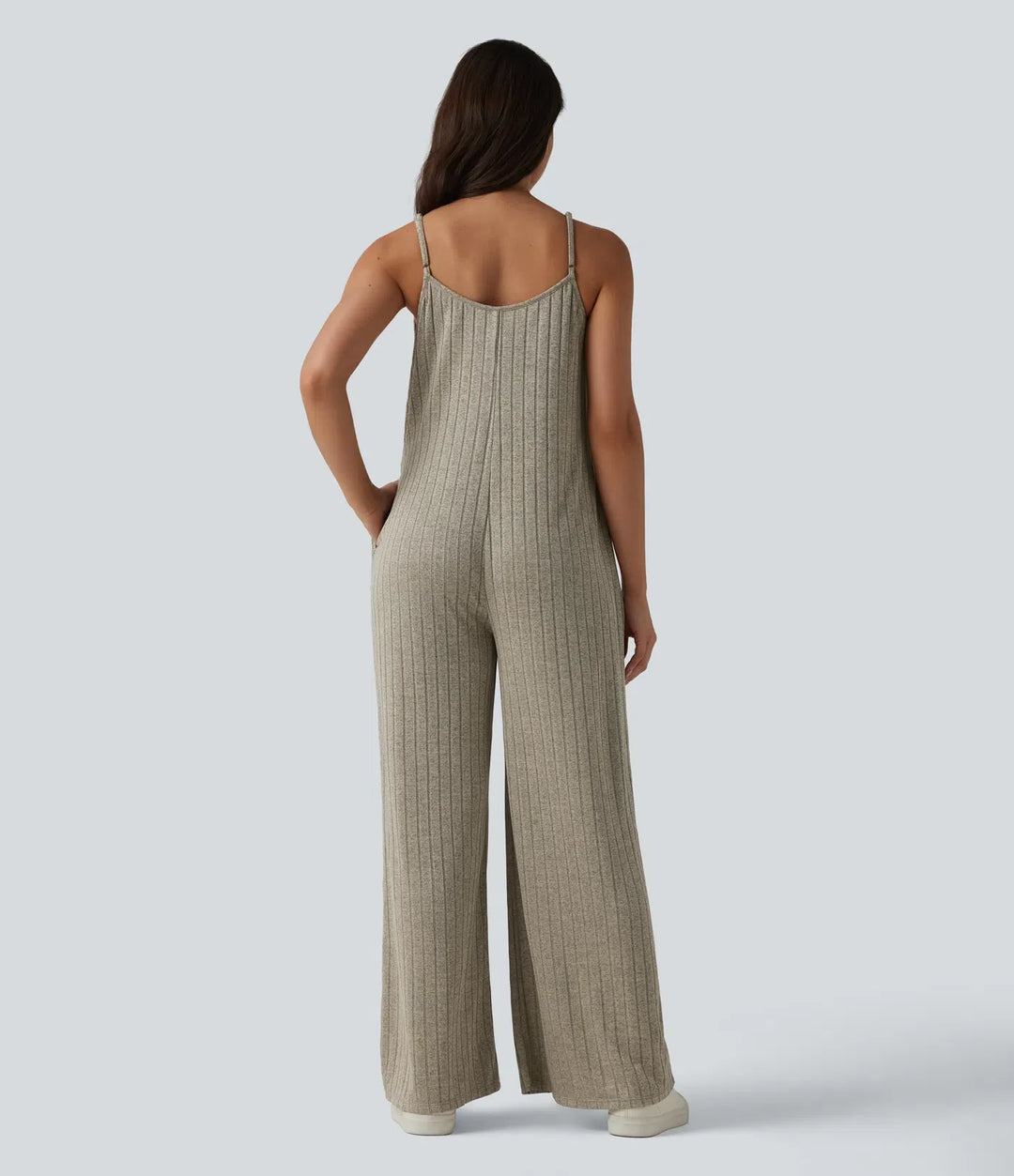 Ribbstickad V-ringad vardaglig slip jumpsuit med fickor