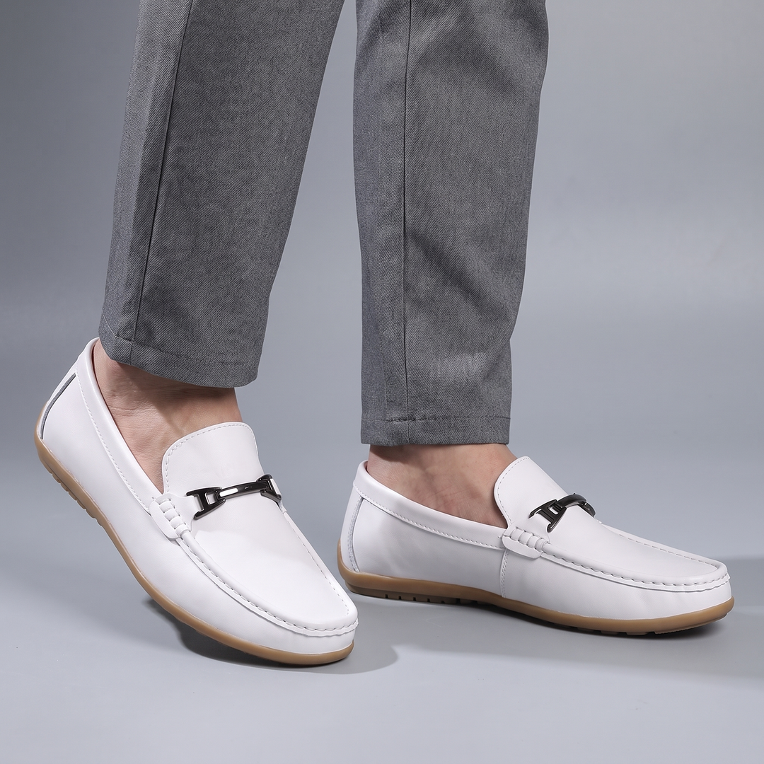 KLASSISKA LÄDERLOAFERS
