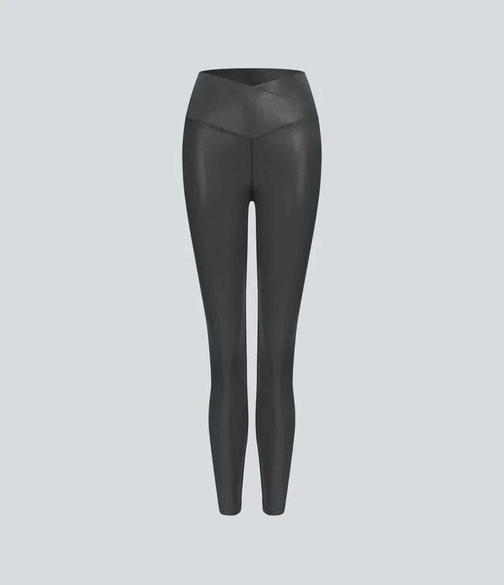 SoftlyZero konstläder omlottmodell med ficka folietryck stretchig vardagsleggings