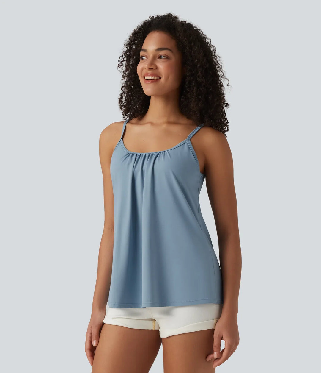 Justerbara axelband rynkat 2-i-1 inbyggd BH vardaglig camisole-topp