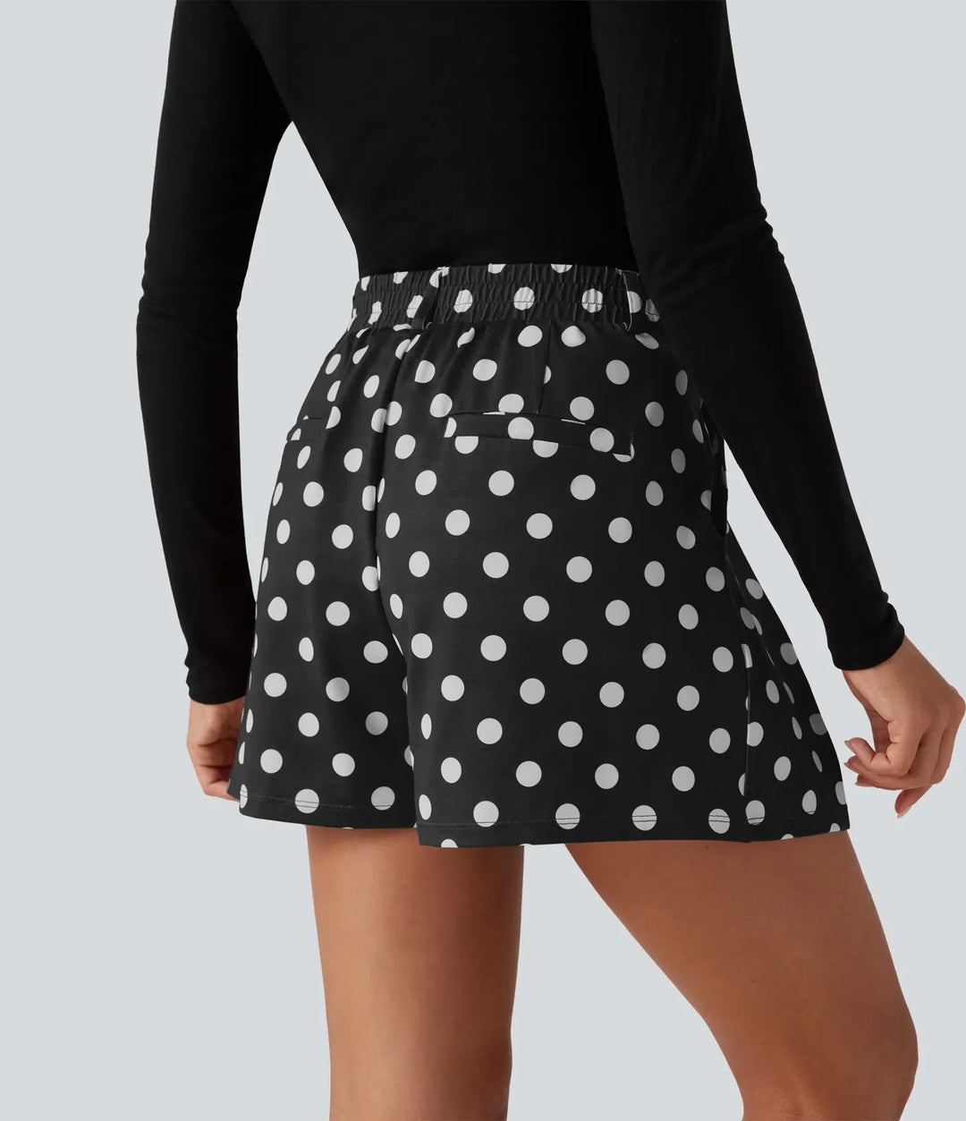 Medelhög midja vida ben prickig vardagsshorts 4" med fickor