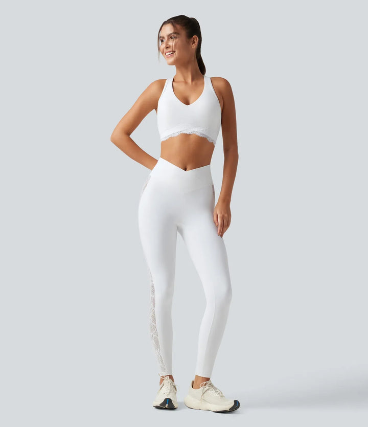 Halara UltraSculpt lätt stöd V-ringning inbyggd bh brottarrygg kontrastspets träning sport-bh