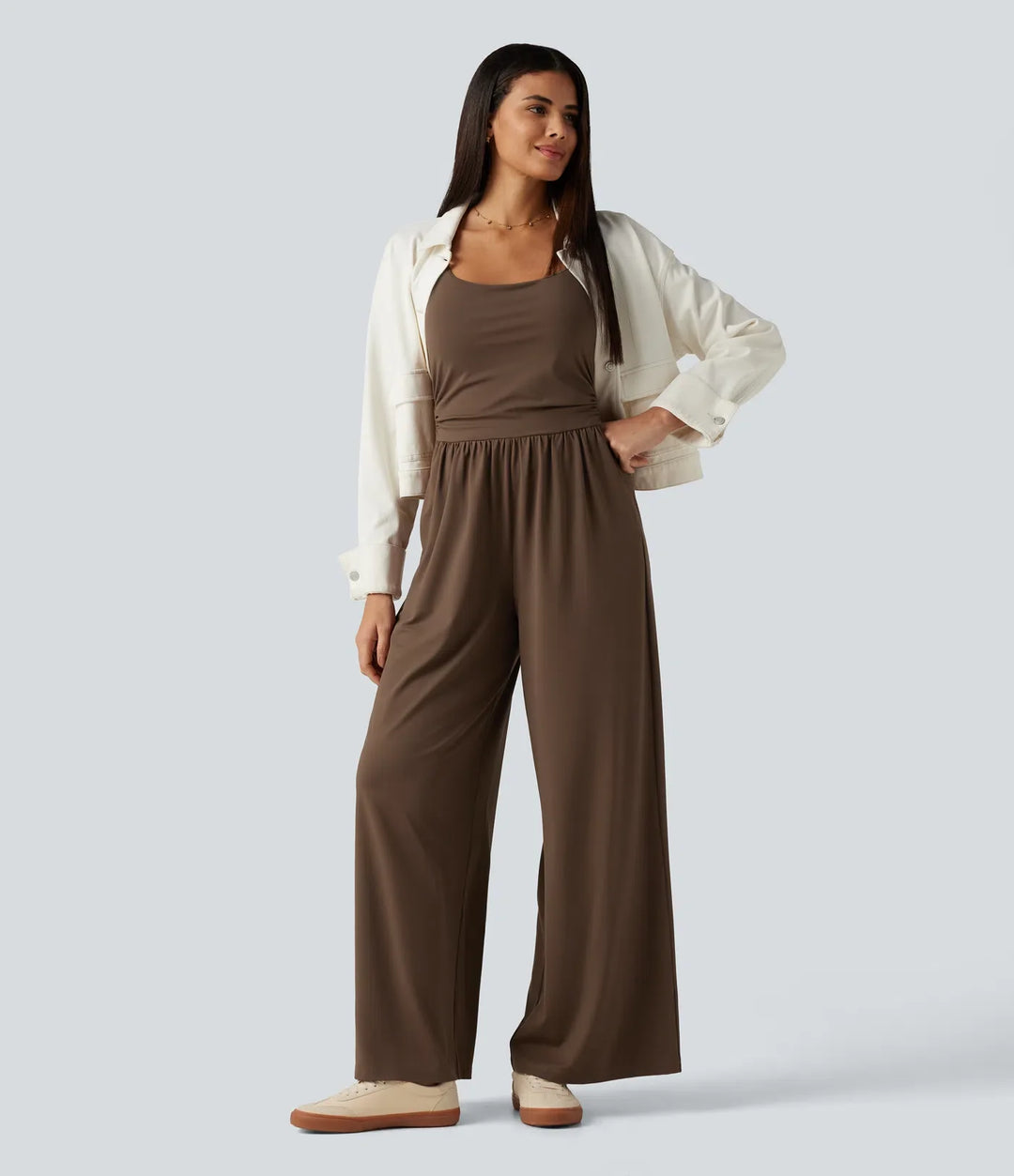 U-ringad ärmlös crossover inbyggd BH vida ben vardaglig jumpsuit med fickor--Easy Peezy