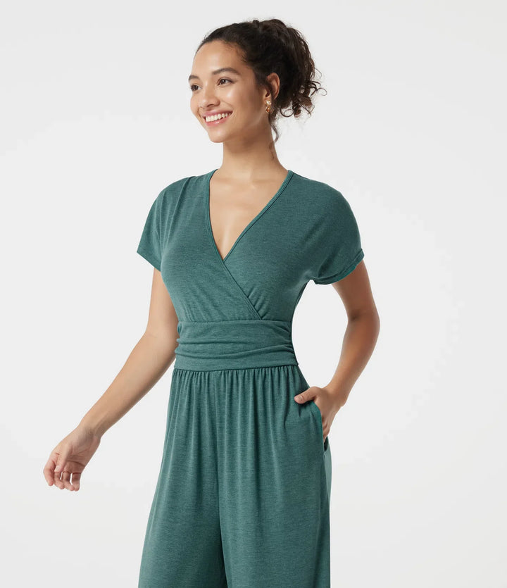 V-ringad fladdermusärm rynkat vardaglig jumpsuit med fickor-Easy Peezy Edition