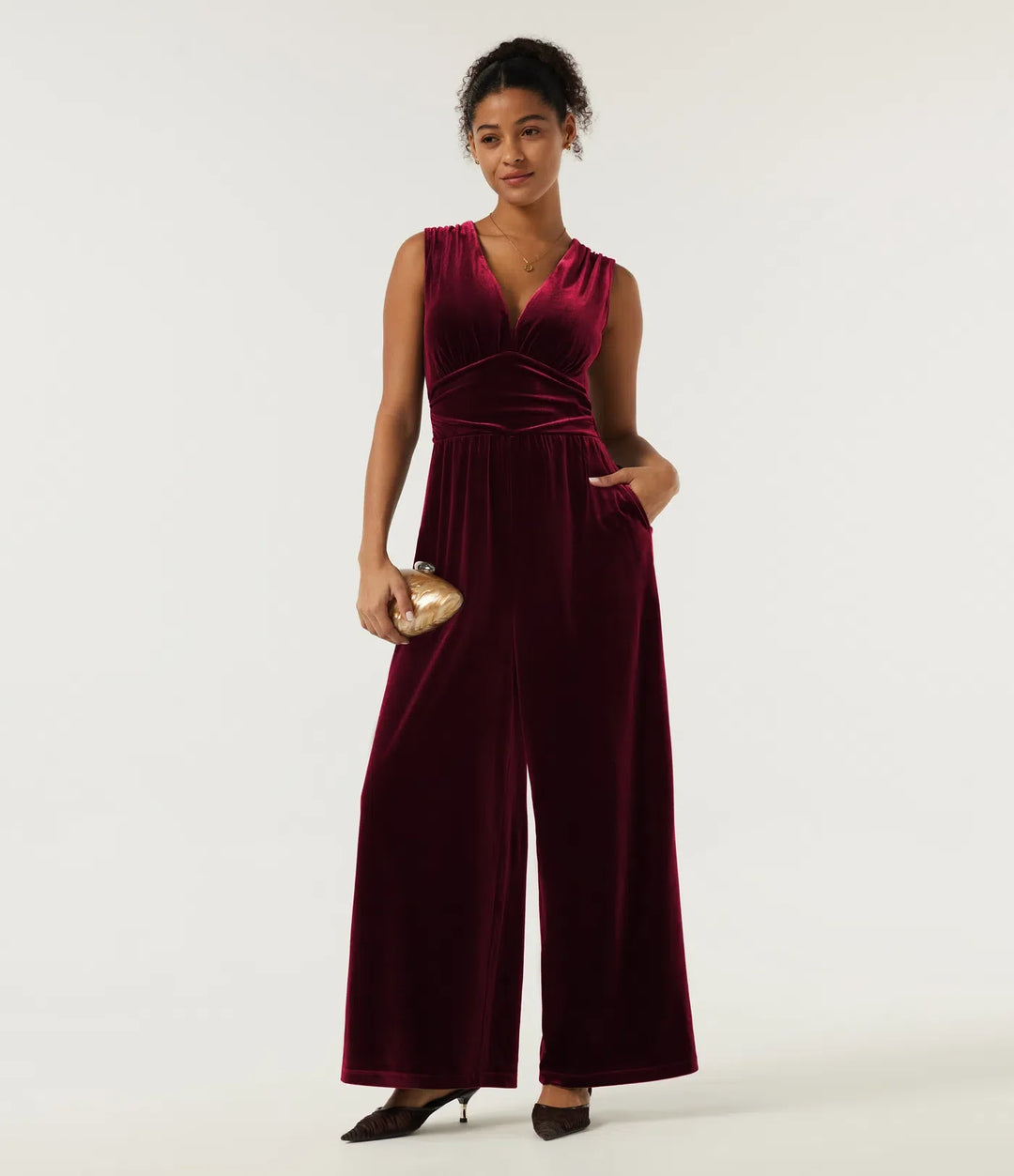 V-ringad rynkat vida ben sammet fest jumpsuit med inbyggd BH och fickor -Easy Peezy Edition