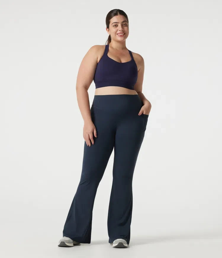 Lyckera UltraSculpt plusstorlek högmidjad scrunch med rumplyft magkontroll formande yoga utsvängd leggings med fickor