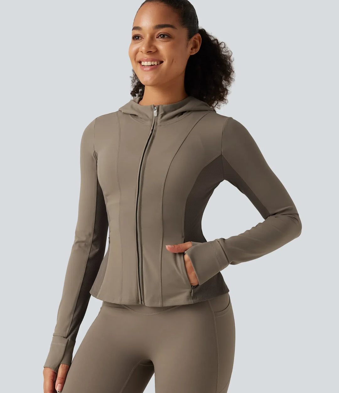 Lyckera UltraSculpt med huva långärmad volangfåll yoga träningsjacka med fickor och tumhål