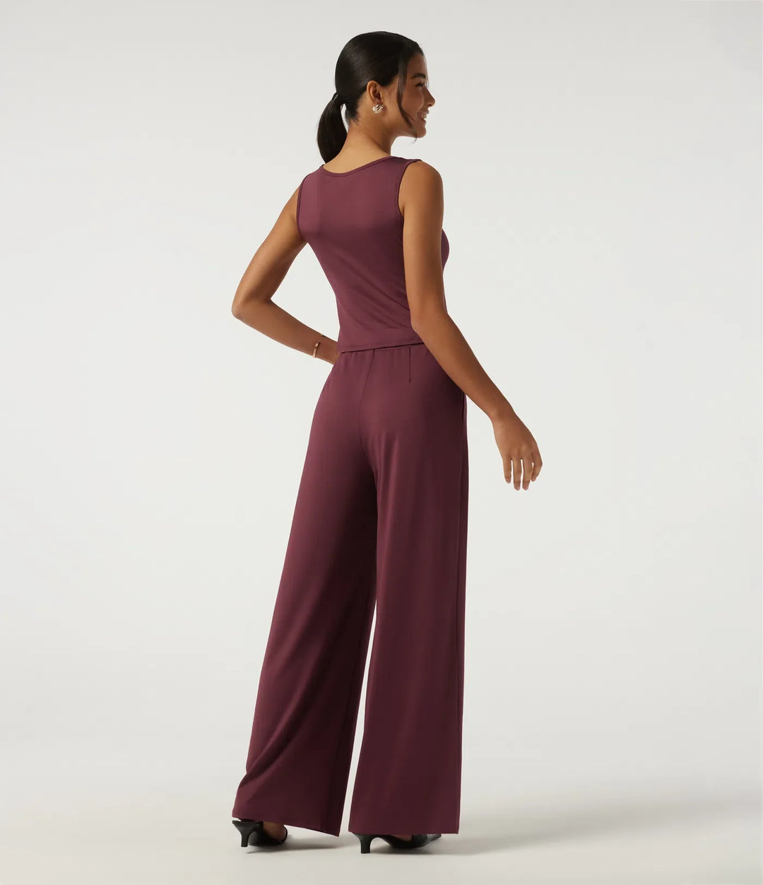Rund hals ärmlös smal vida ben asymmetrisk jumpsuits för fest med fickor -Easy Peezy Edition