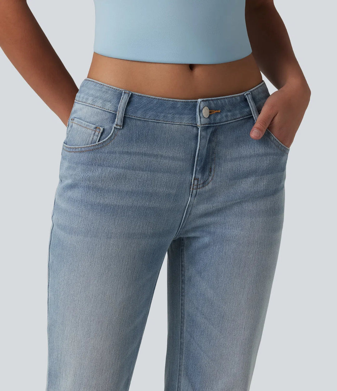 Halara Flex med låg midja utsvängd vardagsjeans med fickor
