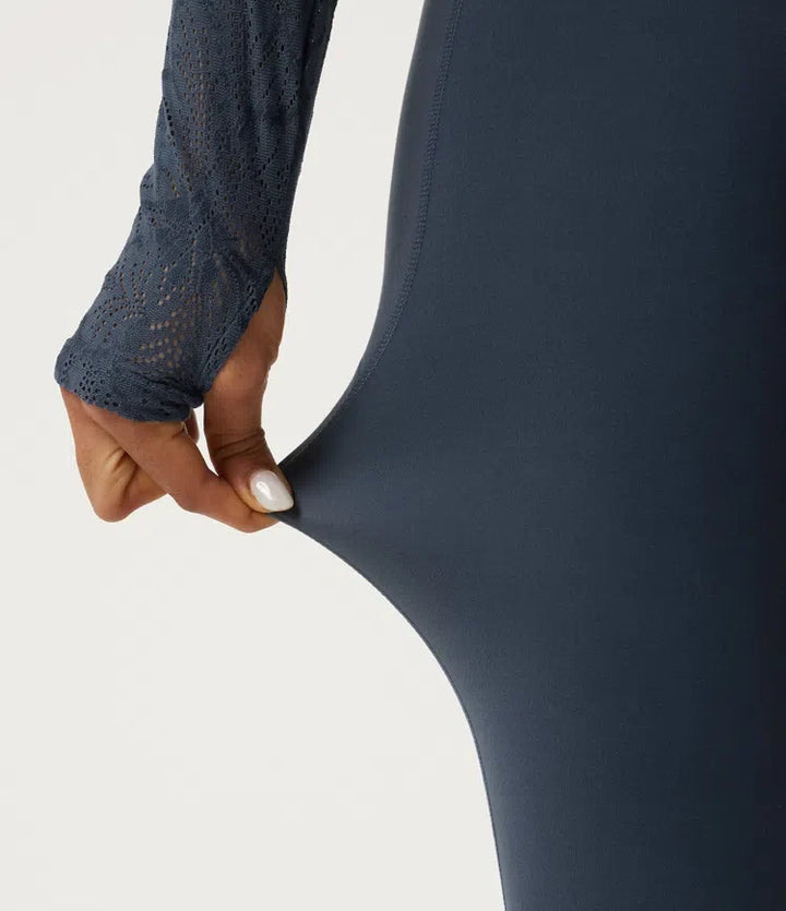 Halara UltraSculpt med medelhög midja dragsko kontrastspets utsvängd yogaleggings med fickor