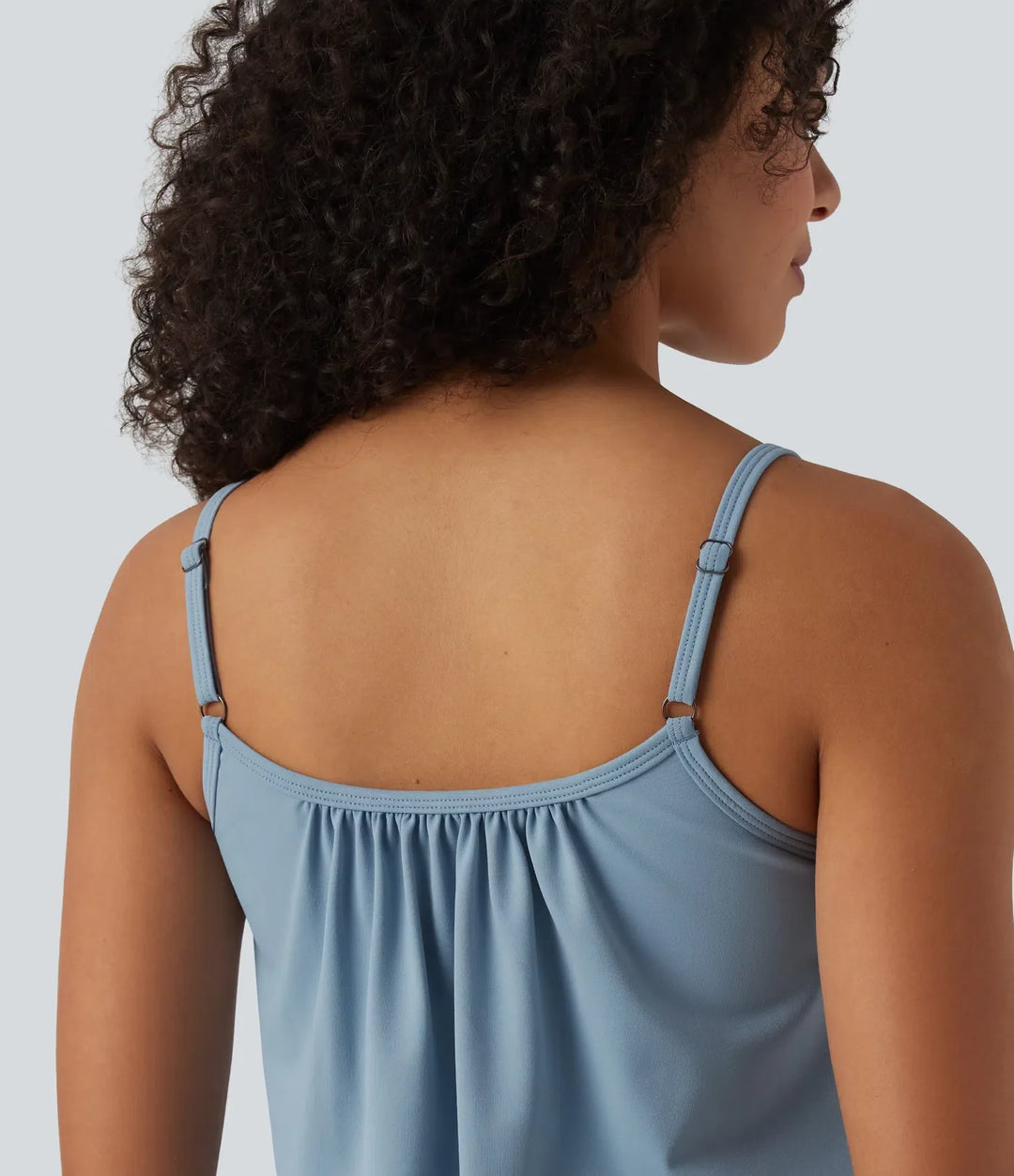 Justerbara axelband rynkat 2-i-1 inbyggd BH vardaglig camisole-topp