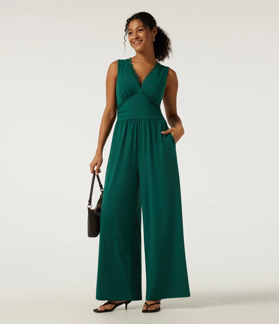 Djup V-ringad ärmlös smal kontrastspets fest vida ben jumpsuits med inbyggd BH och fickor - Easy Peezy Edition
