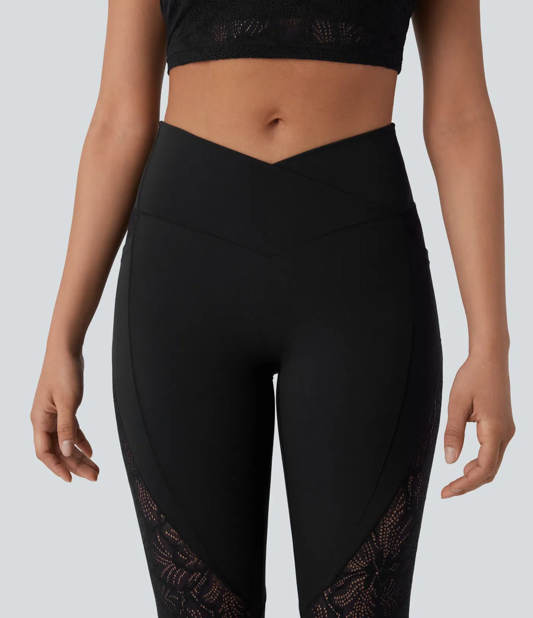 SoftlyZero högmidjad crossover ficka kontrastspets 7/8 yogaleggings