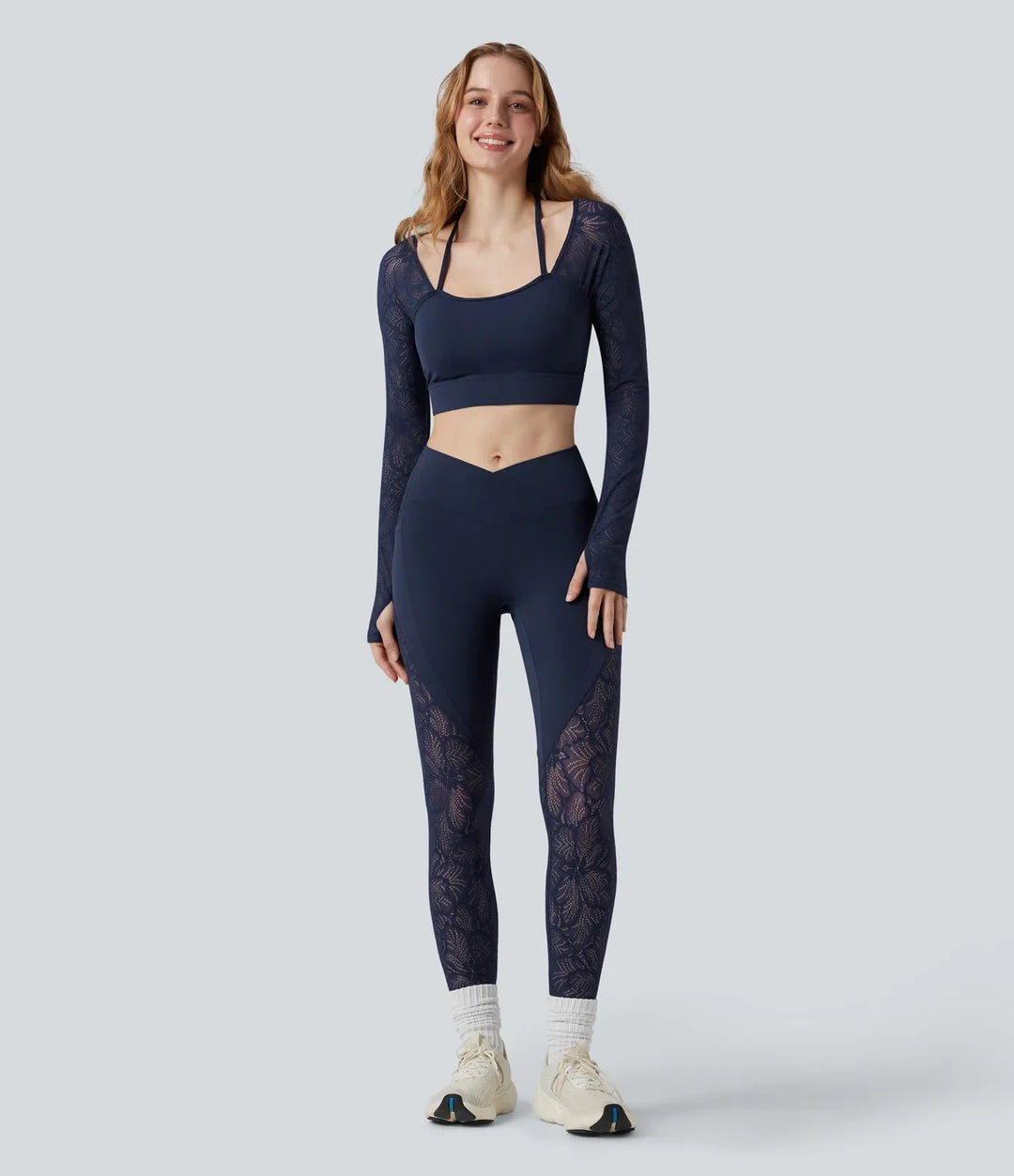 SoftlyZero kontrastspets halterneck långärmad tumhål kort yoga topp