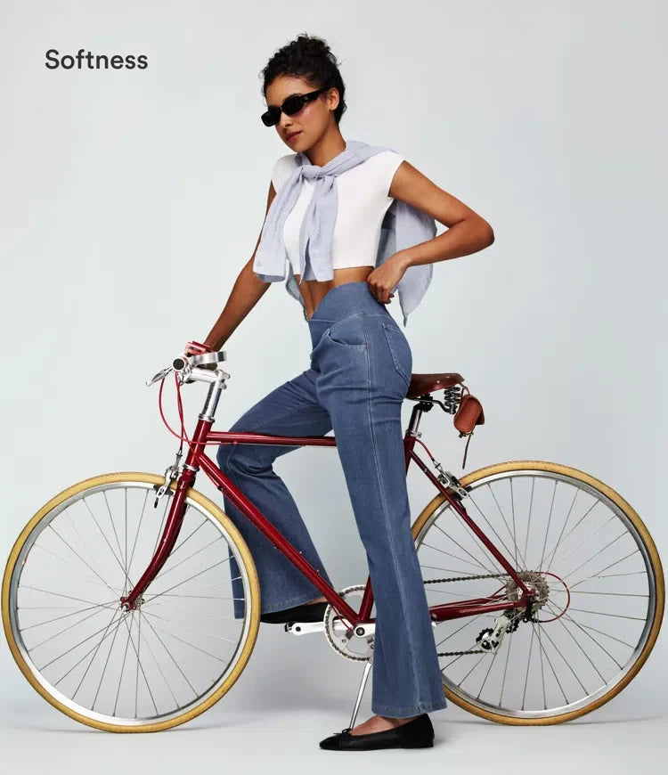 Halara Flex med hög midja, omlottmidja och ficka tvättad vardagsjeans